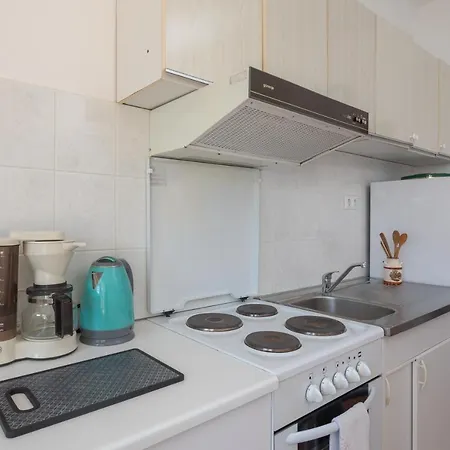 Apartman A 2 Near W Patio Parking And Grill