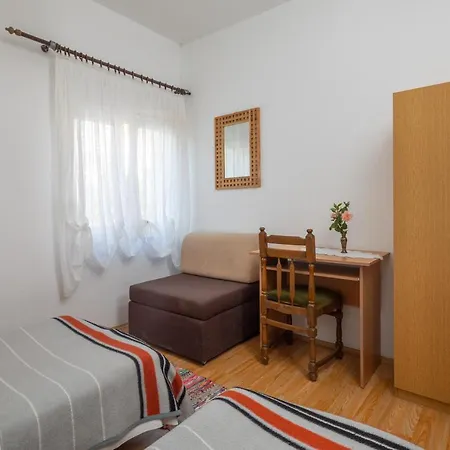Apartman A 2 Near W Patio Parking And Grill
