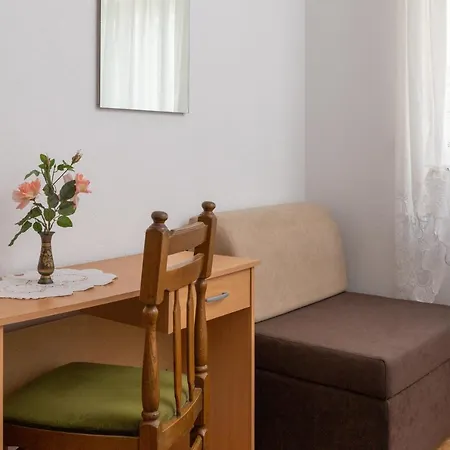 Apartman A 2 Near W Patio Parking And Grill
