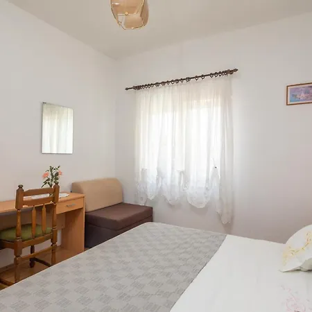 Apartman A 2 Near W Patio Parking And Grill *